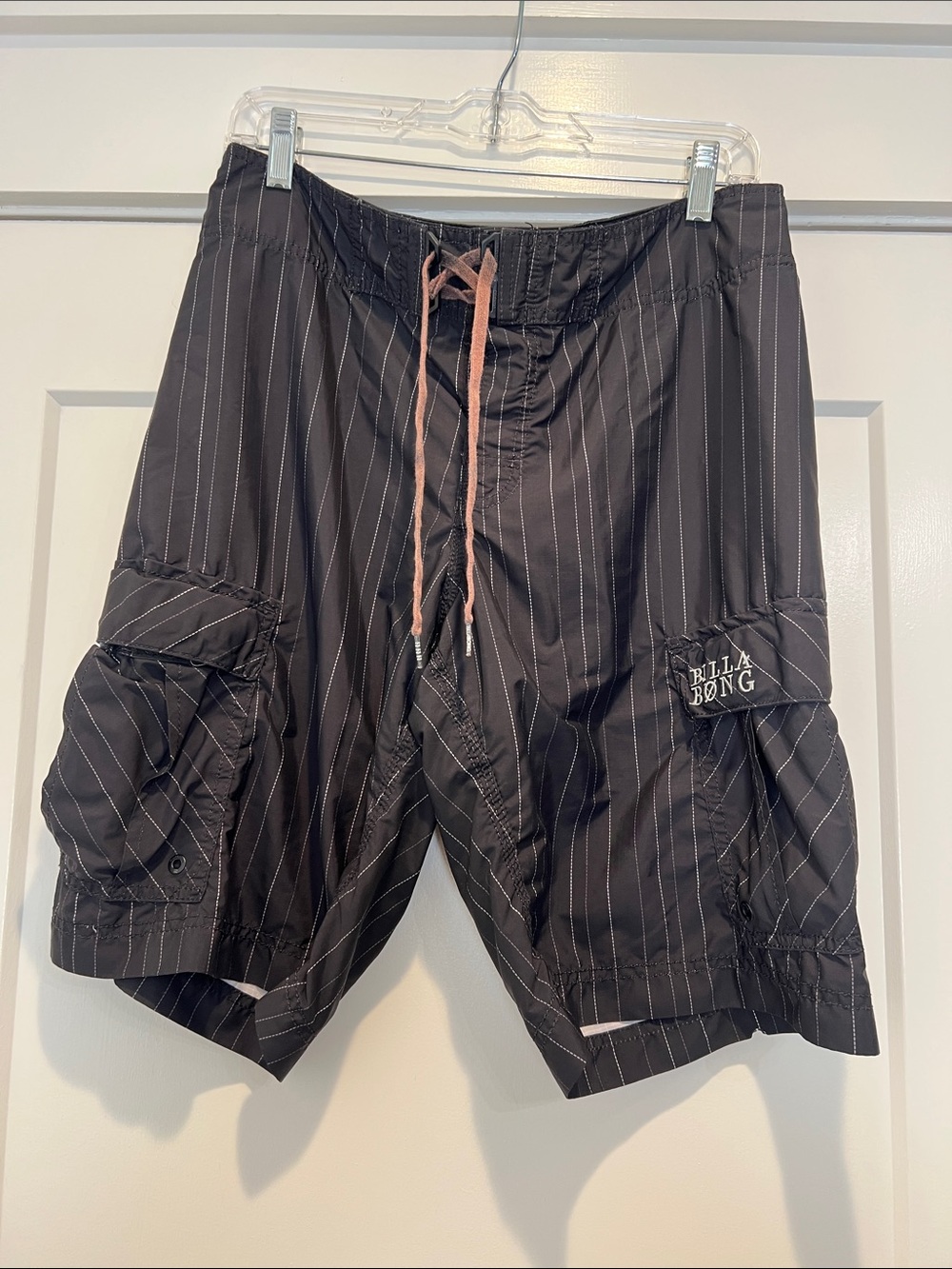 Billabong Black with White Pinstripe Cargo Boardshorts size 33.